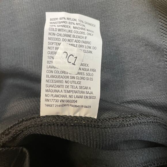 All In Motion Women's Seamless High Rise Rib Bike Shorts Black Size S - Picture 7 of 7